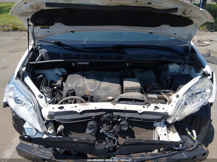 TOYOTA SIENNA - zdjęcie 10