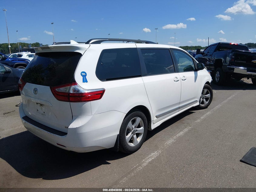 TOYOTA SIENNA - zdjęcie 4