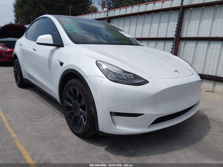 TESLA MODEL Y - zdjęcie 1