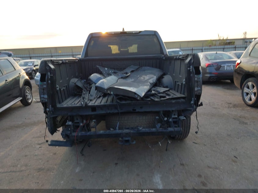 TOYOTA TUNDRA - zdjęcie 17