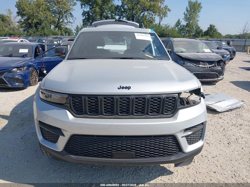 JEEP GRAND CHEROKEE - zdjęcie 13