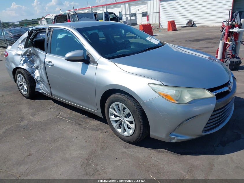 TOYOTA CAMRY - zdjęcie 1