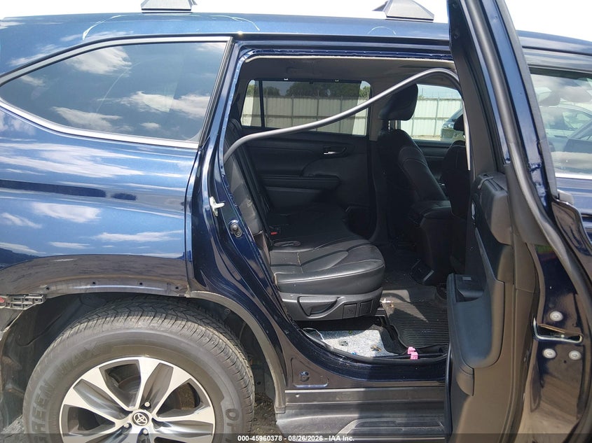 TOYOTA HIGHLANDER - zdjęcie 8