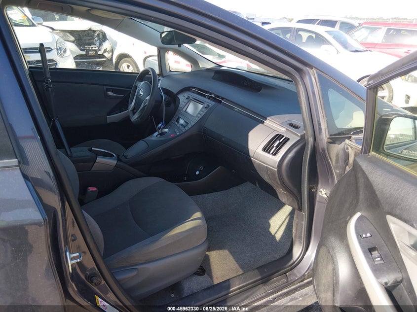 TOYOTA PRIUS - zdjęcie 5