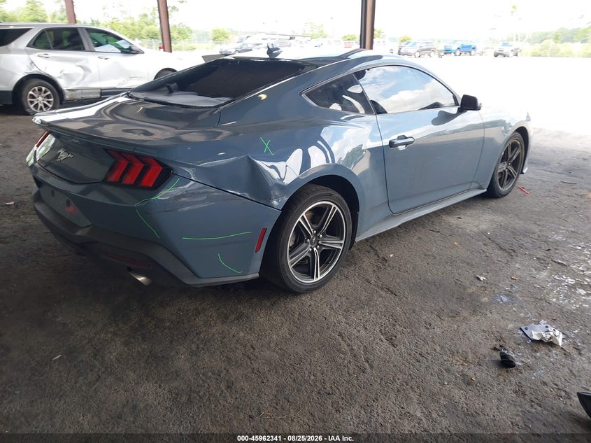 FORD MUSTANG - zdjęcie 4