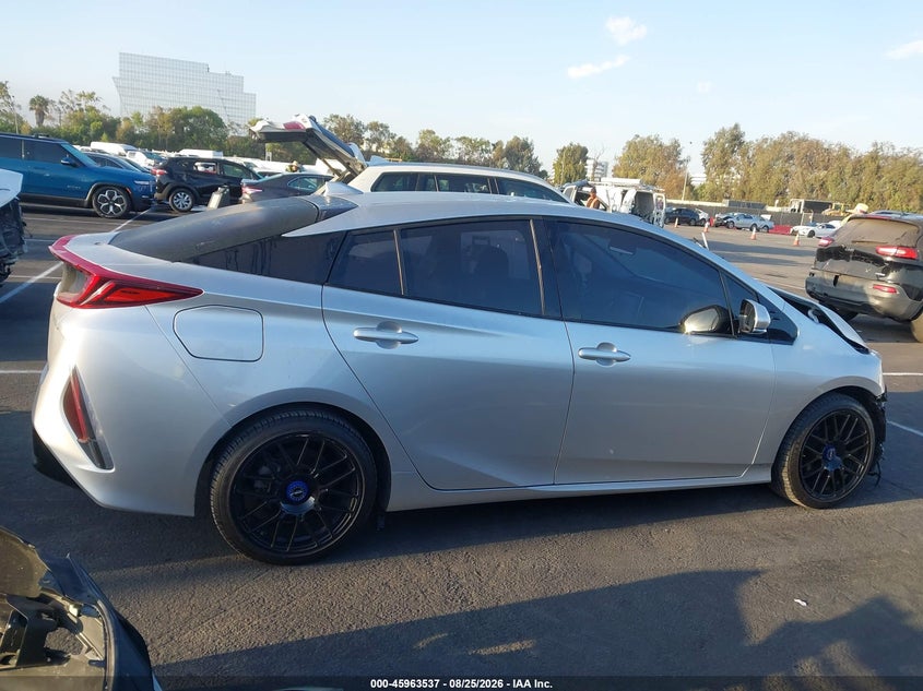 TOYOTA PRIUS PRIME - zdjęcie 16