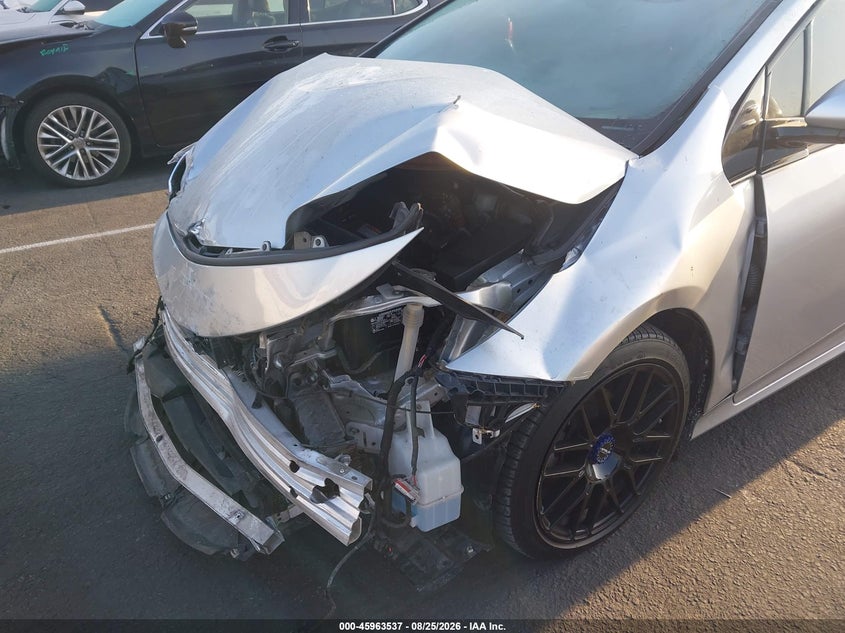 TOYOTA PRIUS PRIME - zdjęcie 14