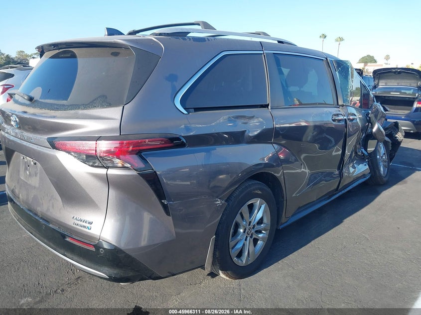 TOYOTA SIENNA - zdjęcie 4