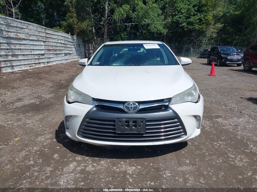TOYOTA CAMRY - zdjęcie 13