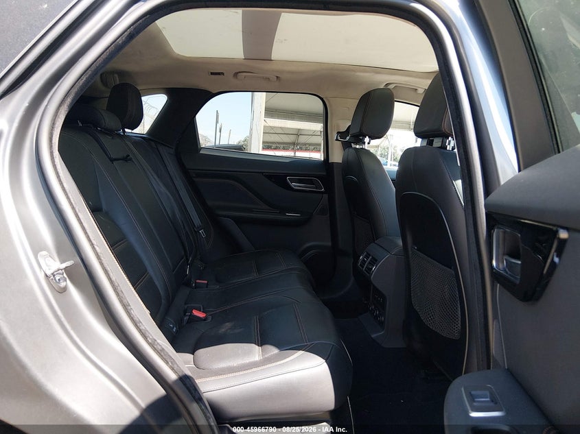 JAGUAR F-PACE - zdjęcie 8