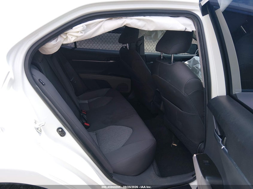TOYOTA CAMRY - zdjęcie 8