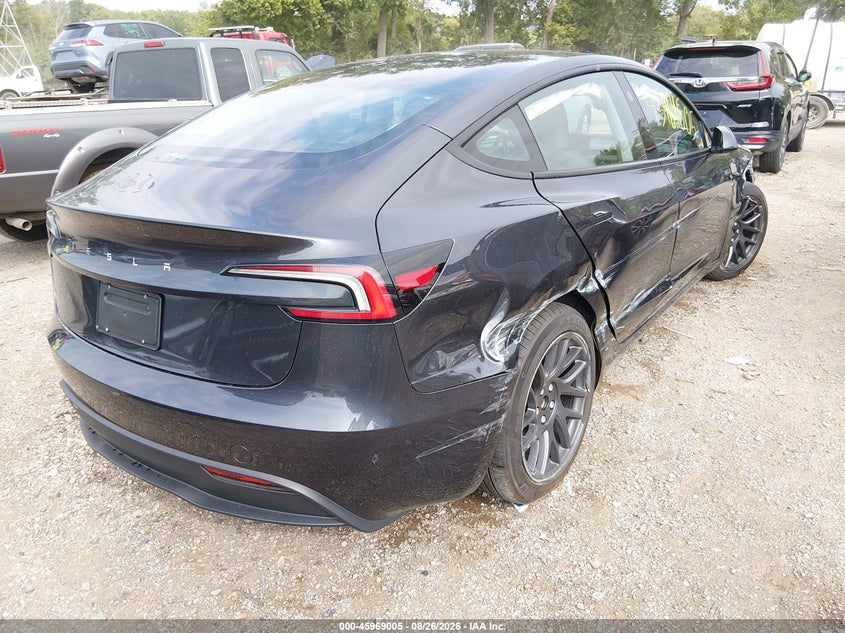 TESLA MODEL 3 - zdjęcie 4