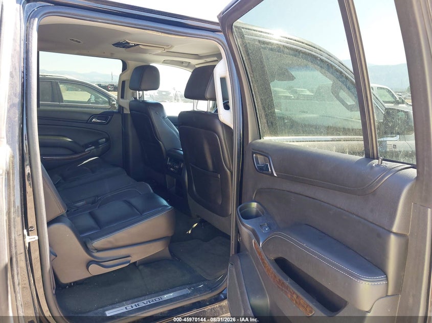 CHEVROLET SUBURBAN - zdjęcie 8