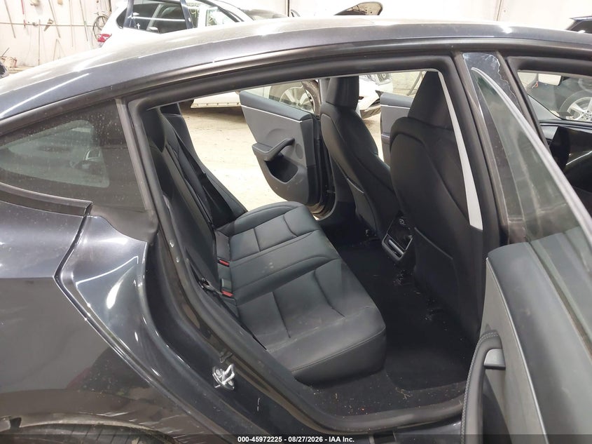 TESLA MODEL 3 - zdjęcie 8