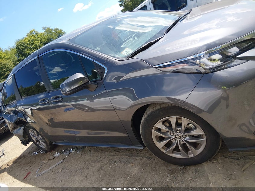 TOYOTA SIENNA - zdjęcie 13