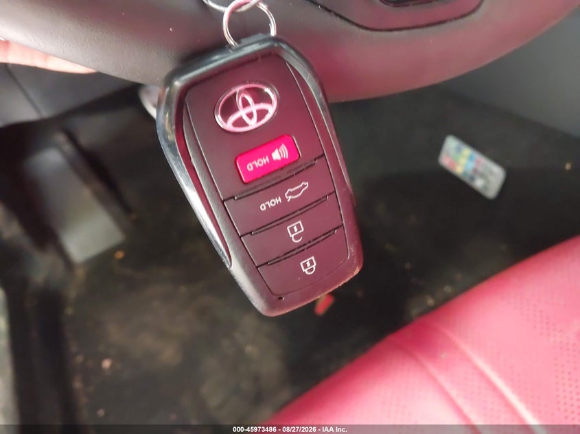 TOYOTA CAMRY - zdjęcie 11
