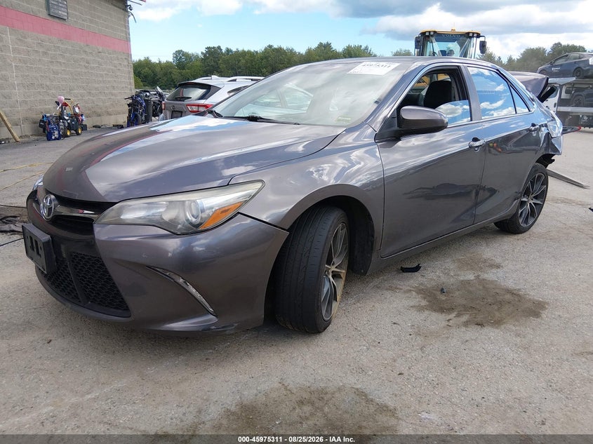 TOYOTA CAMRY - zdjęcie 2