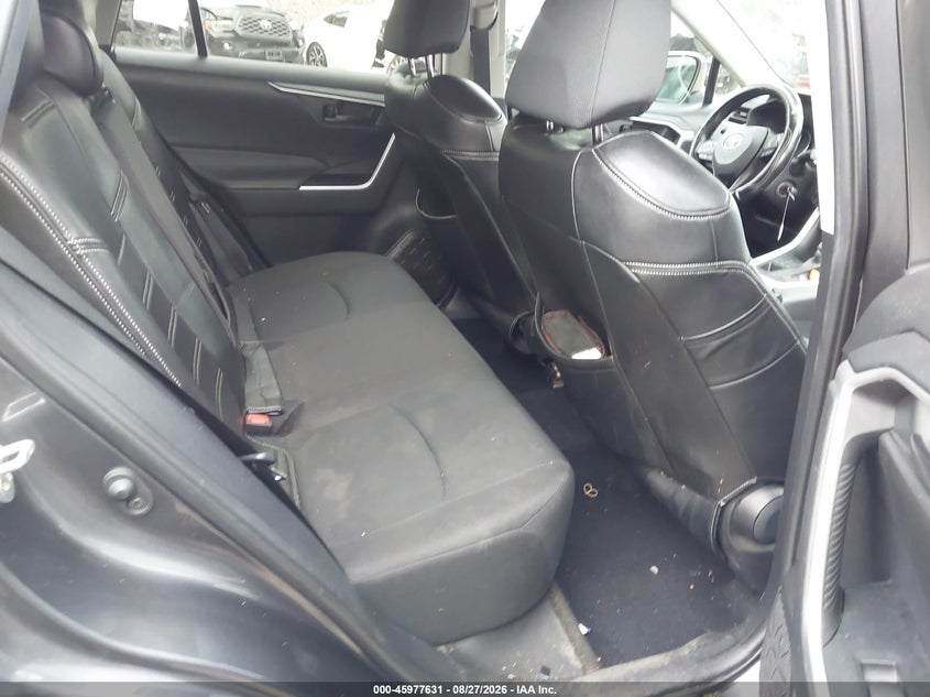 TOYOTA RAV4 - zdjęcie 8