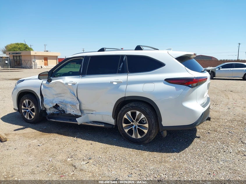 TOYOTA HIGHLANDER HYBRID - zdjęcie 15