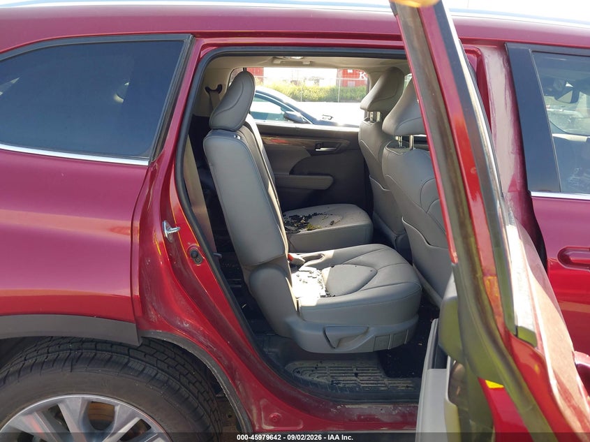 TOYOTA HIGHLANDER - zdjęcie 8