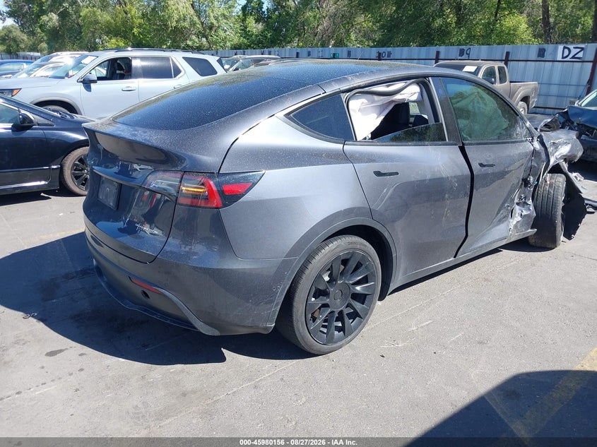 TESLA MODEL Y - zdjęcie 4