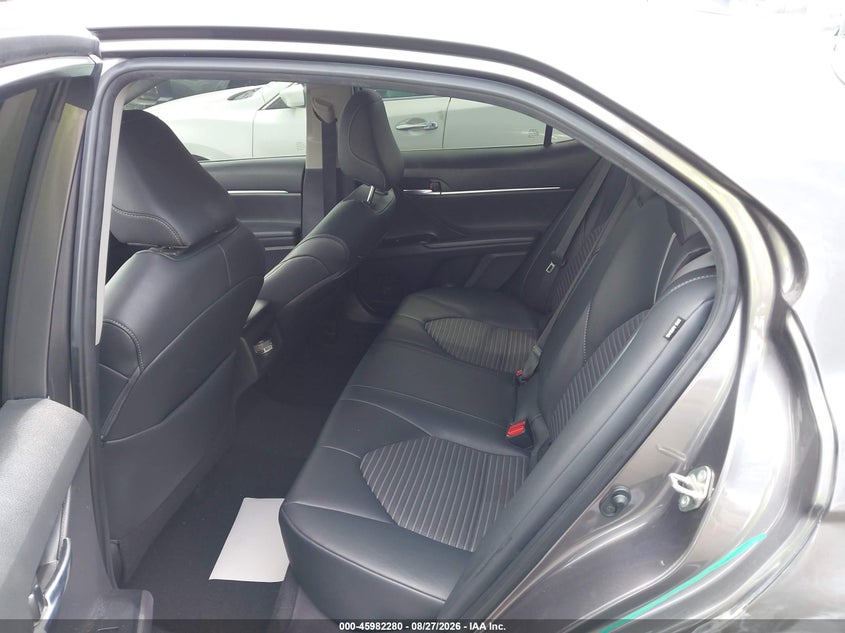 TOYOTA CAMRY - zdjęcie 8
