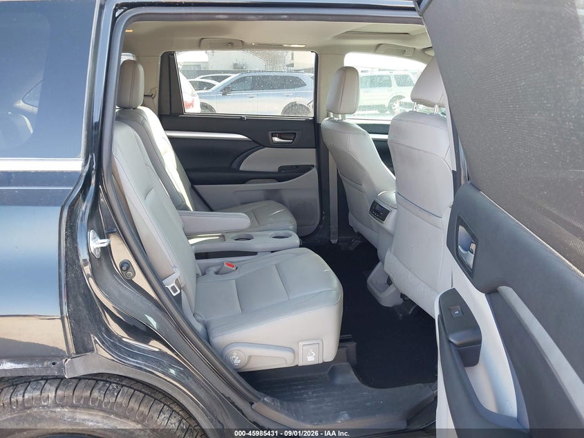 TOYOTA HIGHLANDER - zdjęcie 8