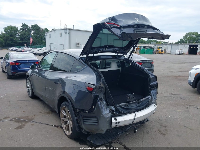 TESLA MODEL Y - zdjęcie 3