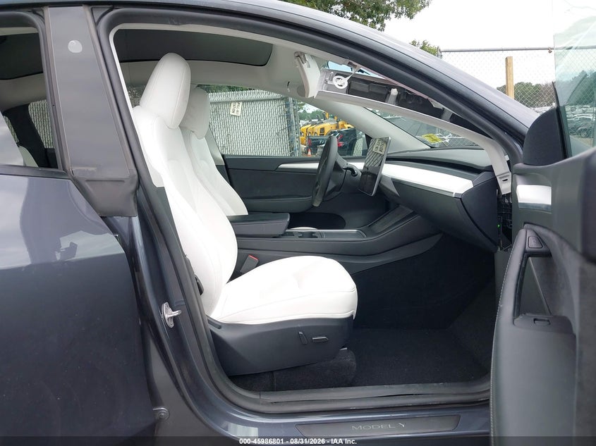 TESLA MODEL Y - zdjęcie 5