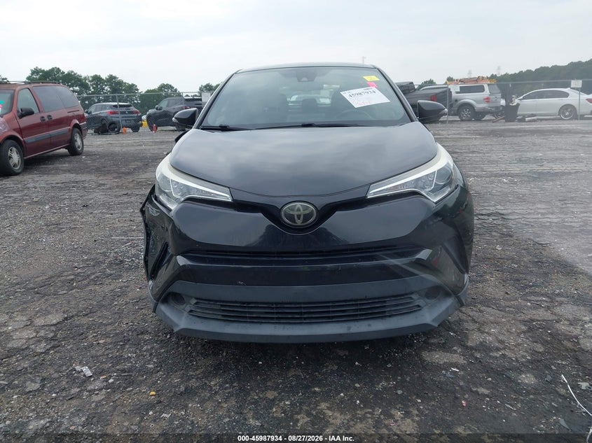TOYOTA C-HR - zdjęcie 13