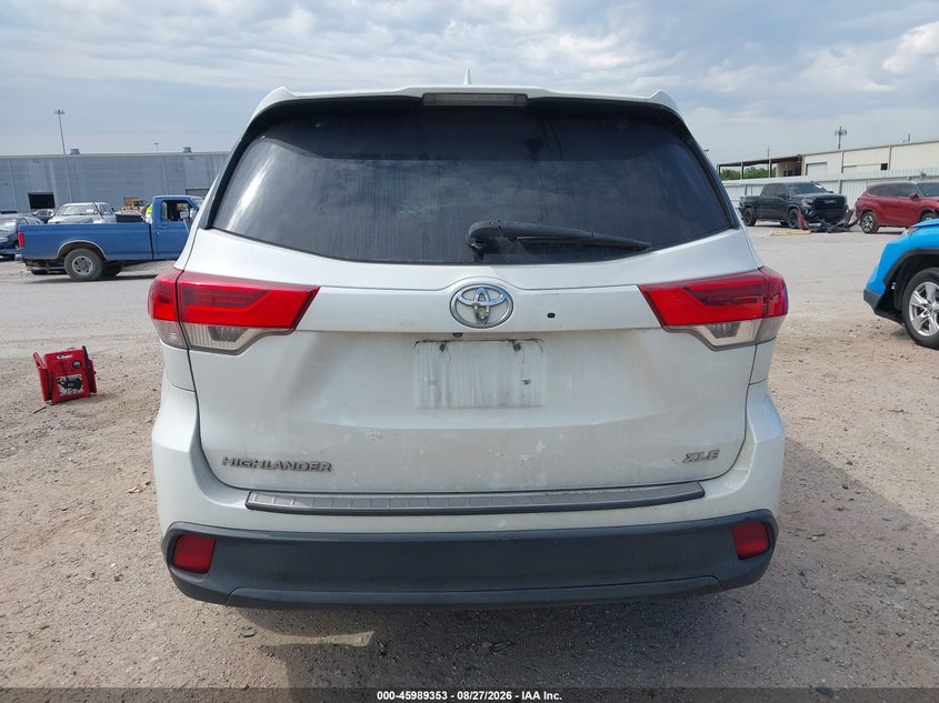 TOYOTA HIGHLANDER - zdjęcie 17
