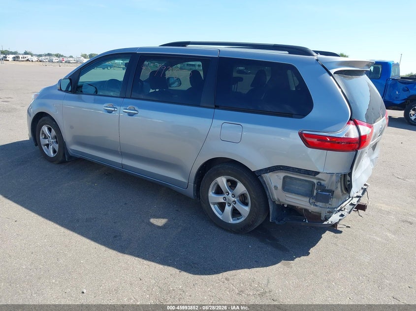 TOYOTA SIENNA - zdjęcie 3