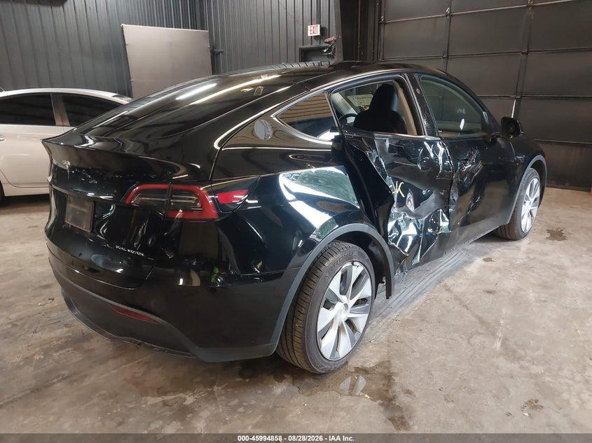 TESLA MODEL Y - zdjęcie 4