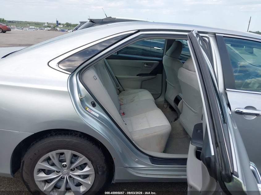 TOYOTA CAMRY - zdjęcie 8