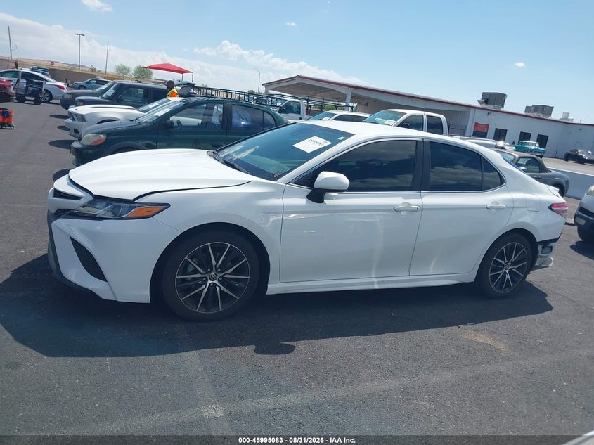 TOYOTA CAMRY - zdjęcie 15