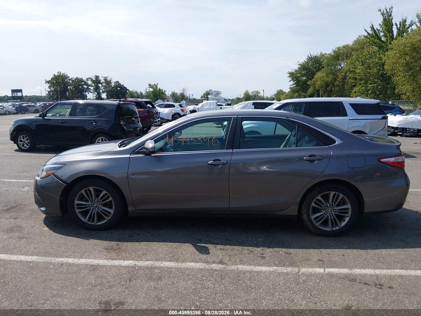 TOYOTA CAMRY - zdjęcie 14