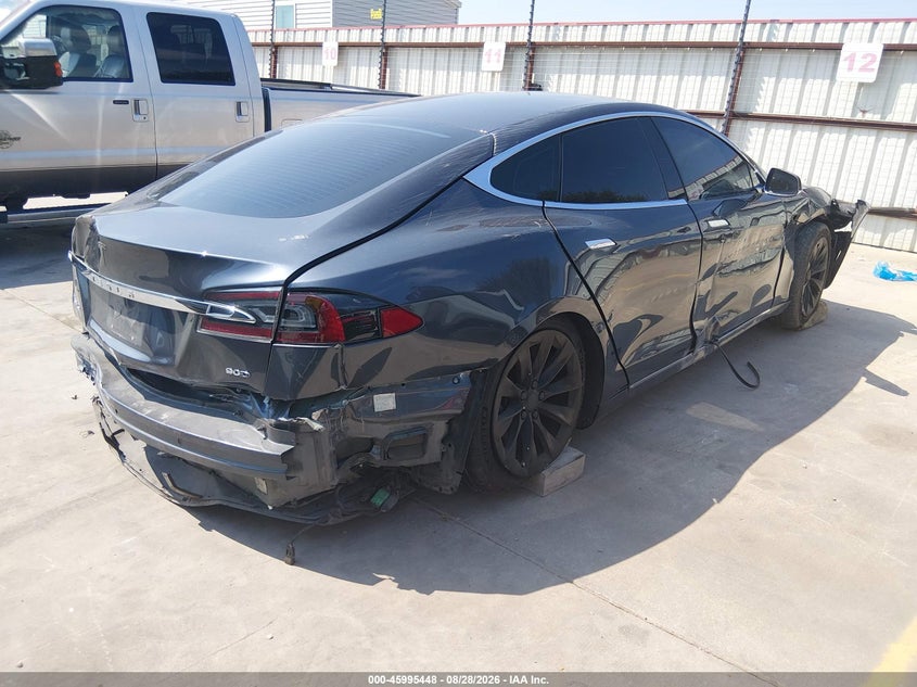 TESLA MODEL S - zdjęcie 4