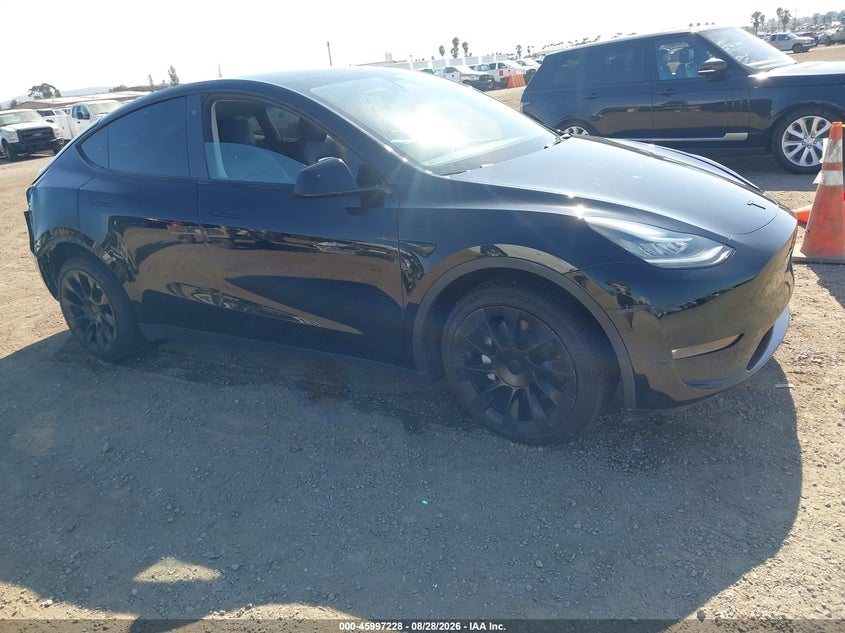 TESLA MODEL Y - zdjęcie 1
