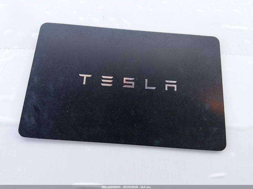 TESLA MODEL 3 - zdjęcie 11