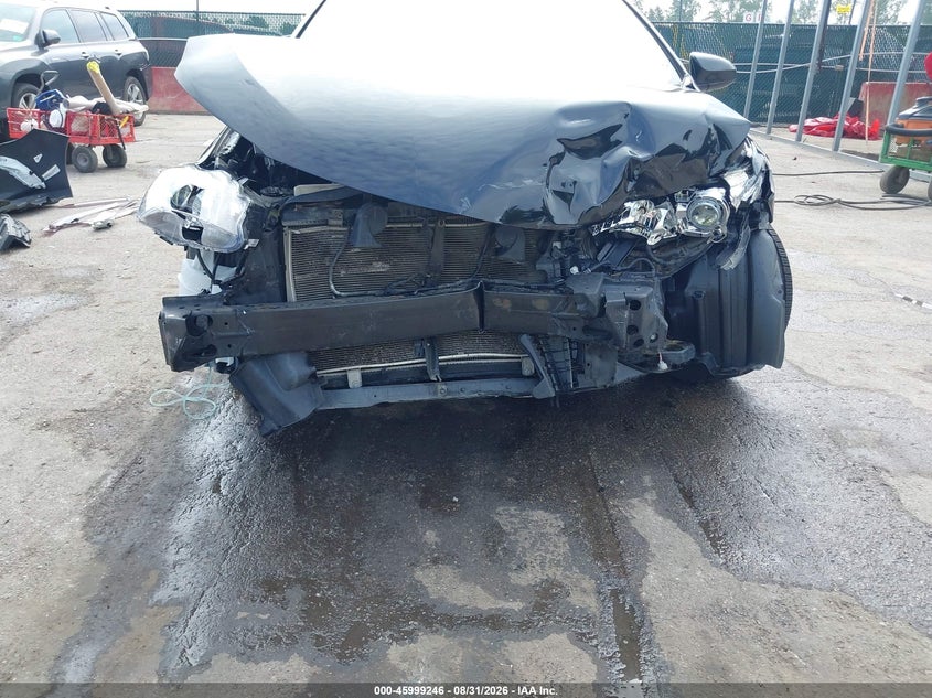 TOYOTA CAMRY - zdjęcie 6