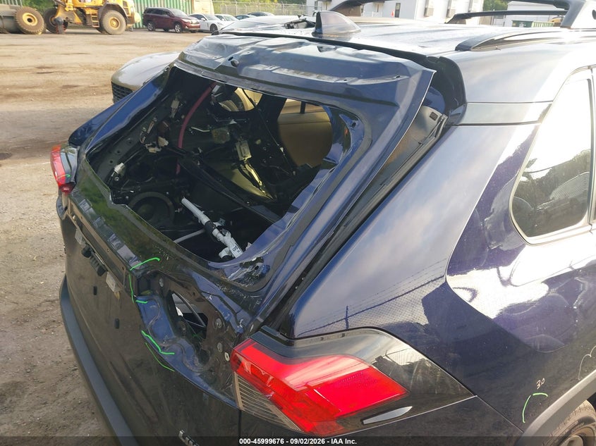 TOYOTA RAV4 - zdjęcie 19