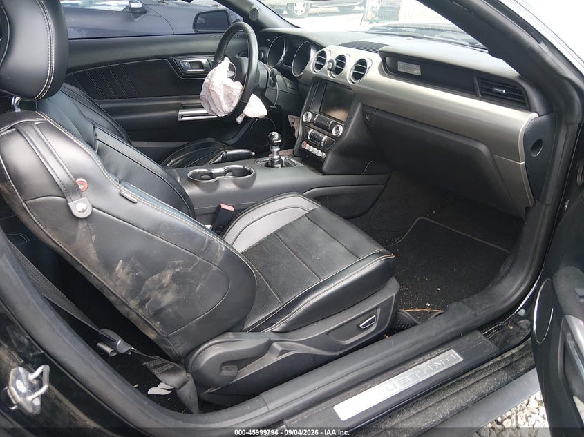 FORD MUSTANG - zdjęcie 5
