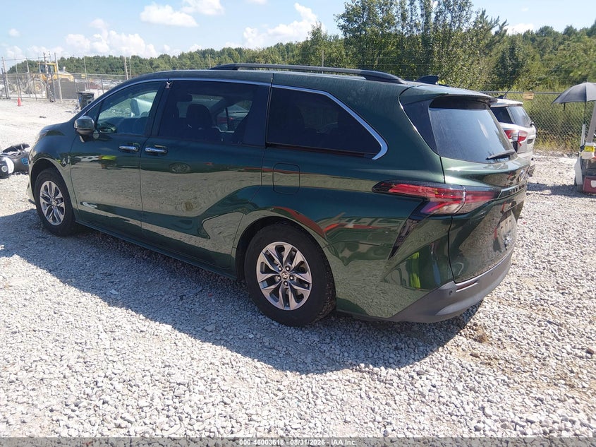 TOYOTA SIENNA - zdjęcie 3