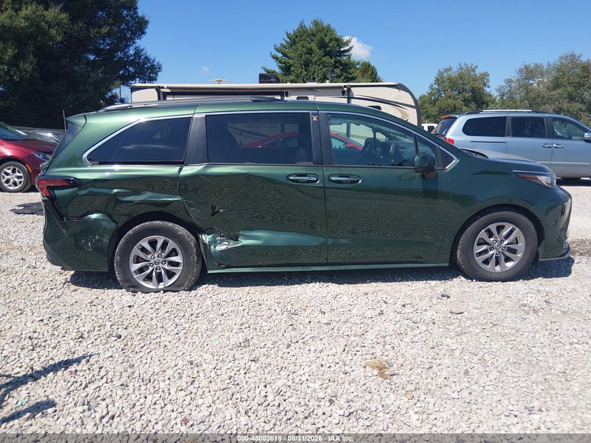 TOYOTA SIENNA - zdjęcie 6