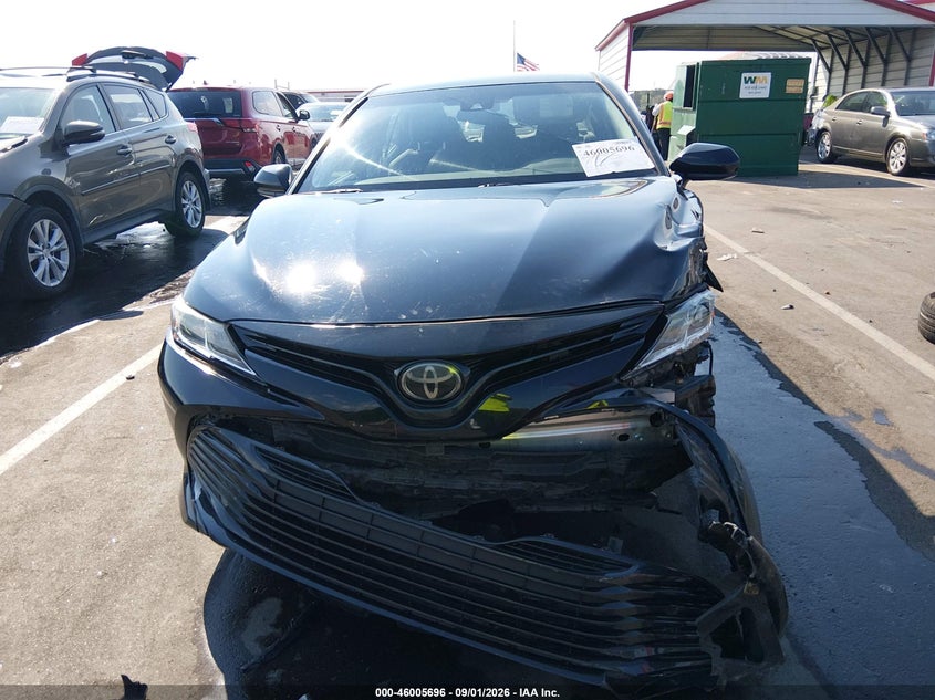TOYOTA CAMRY - zdjęcie 12