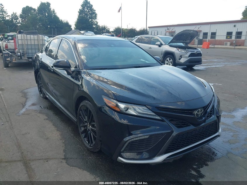 TOYOTA CAMRY - zdjęcie 1