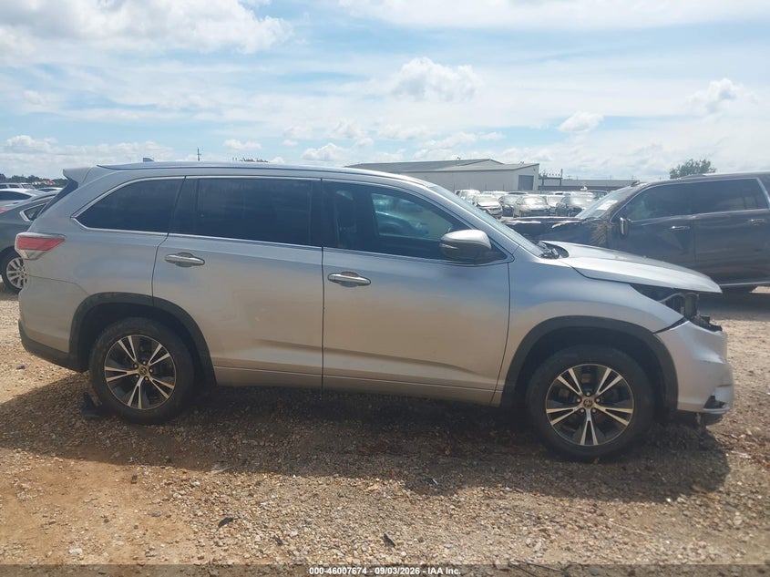 TOYOTA HIGHLANDER - zdjęcie 13