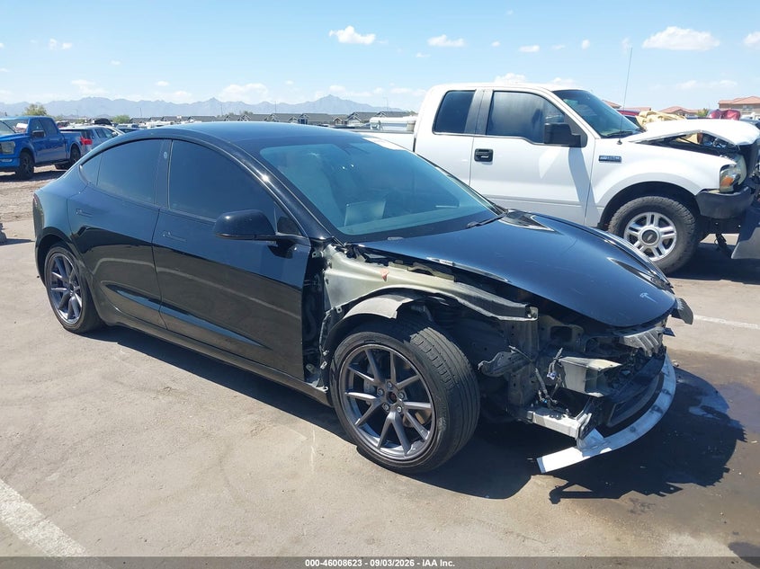 TESLA MODEL 3 - zdjęcie 1