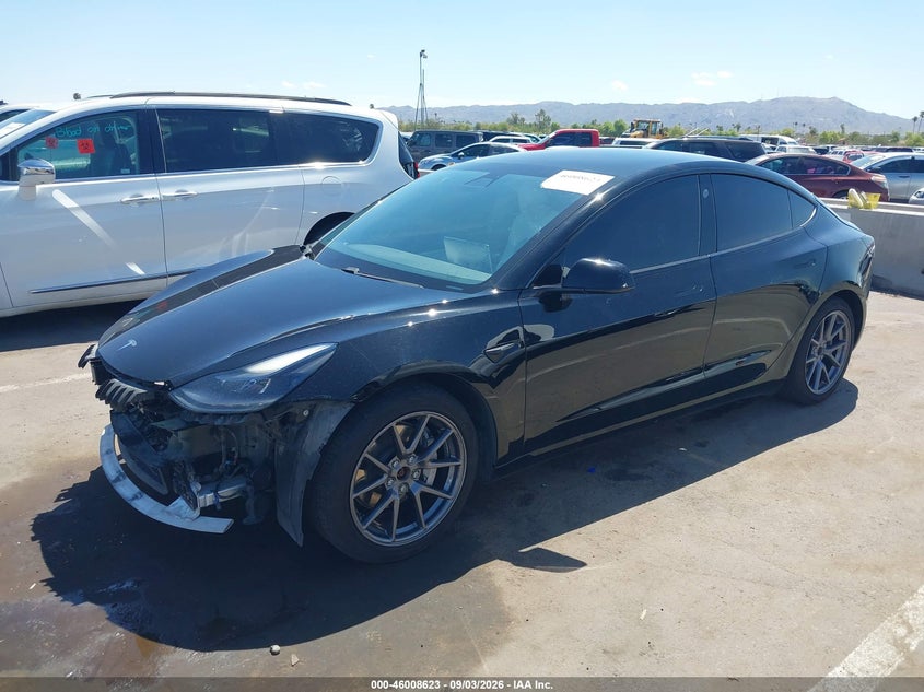 TESLA MODEL 3 - zdjęcie 2