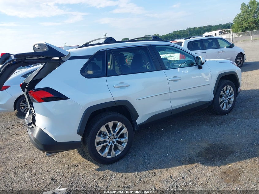 TOYOTA RAV4 - zdjęcie 4